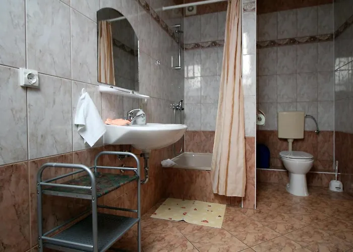 Clipper - 5 Minut Od Plazy